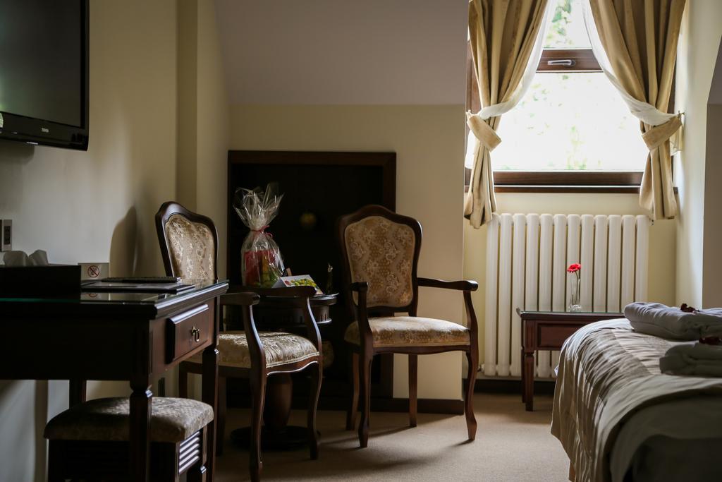 Hotel Foisorul Cu Flori ซินายา ภายนอก รูปภาพ