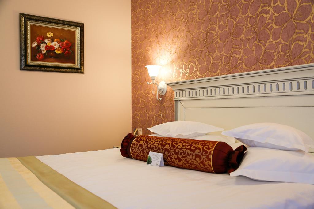 Hotel Foisorul Cu Flori ซินายา ภายนอก รูปภาพ