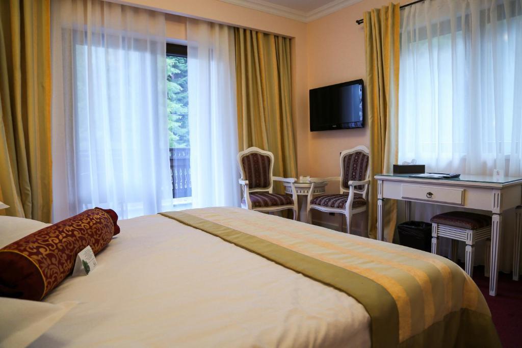 Hotel Foisorul Cu Flori ซินายา ภายนอก รูปภาพ